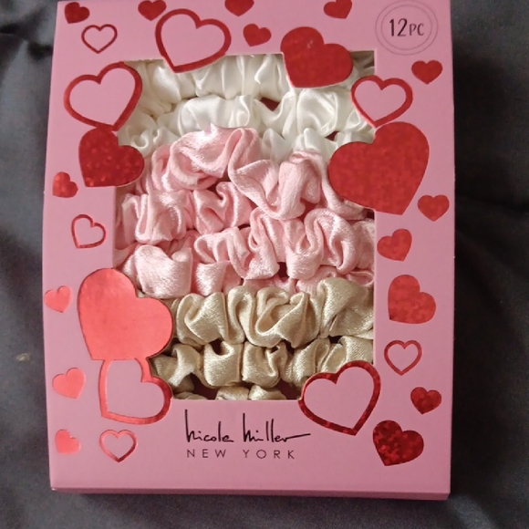 Nicole Miller Accessories - Nicole Miller Pink, White, and Gold Hair Scrunchies